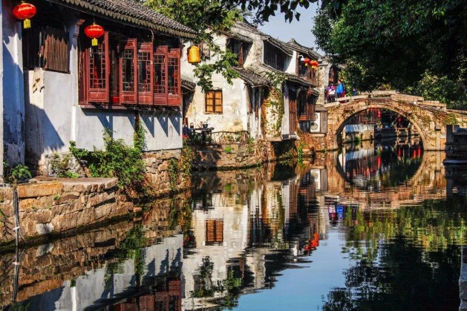 为什么超市工资那么低还能招到人？